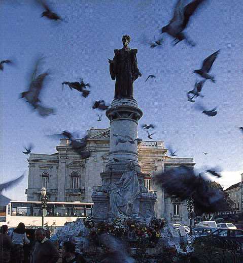 Esttua de Sousa Martins no Campo Mrtires da Ptria (Lisboa)